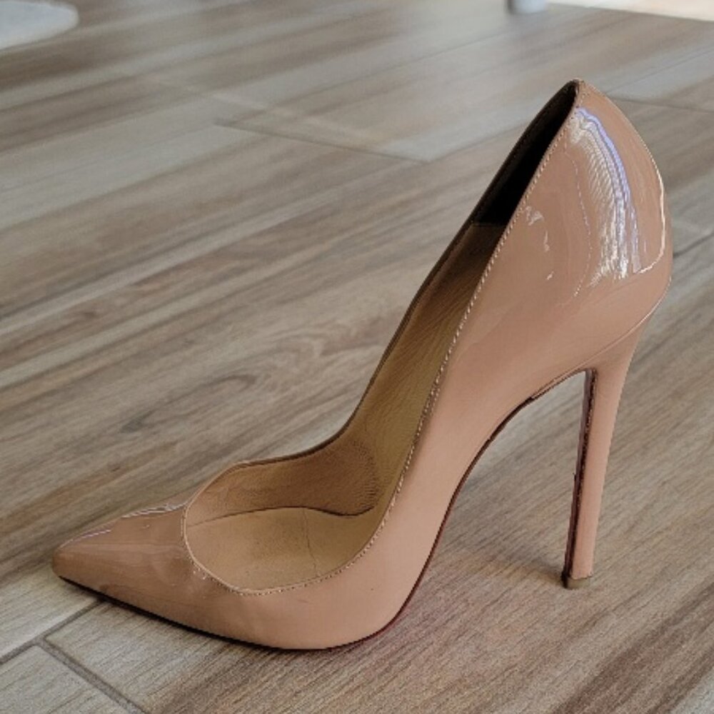 Christian LouBoutin So Kate Nude Patent Leather Heels Eur. 38.5